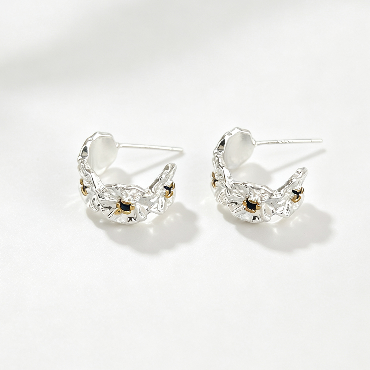 The Silver Daisy Studs