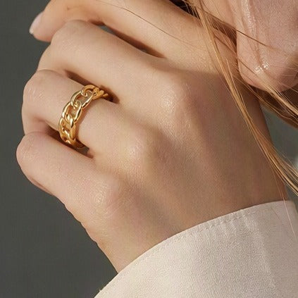 The Curb Chain Ring