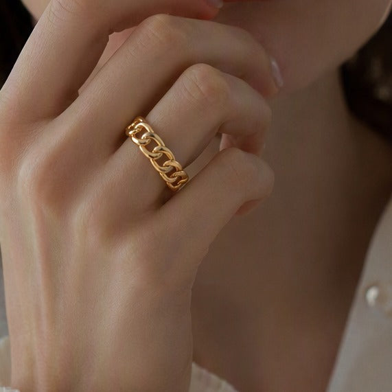 The Curb Chain Ring