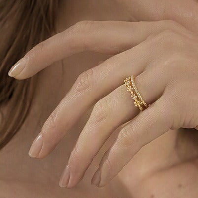 The Daisy Chain Ring