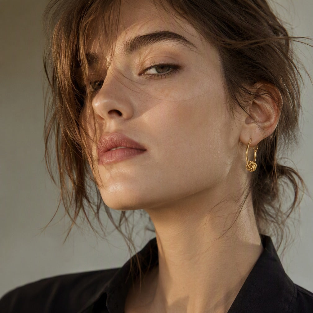 The Anchored Knot Hoops
