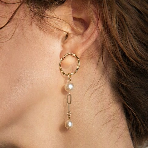 The Mismatch Pearl Earrings
