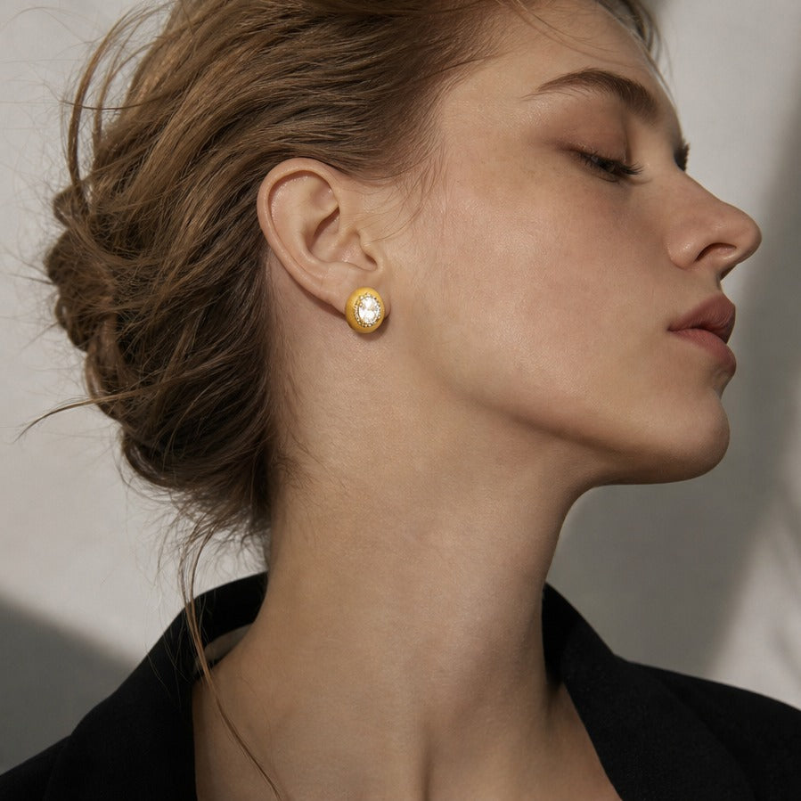 The Solar Halo Studs